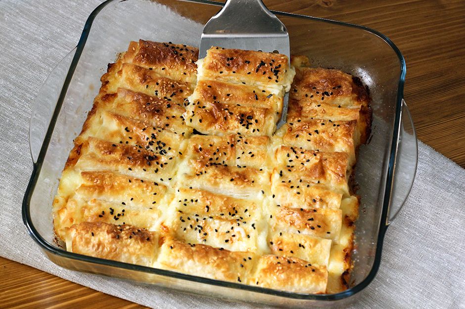 Puf Puf Kabaran Sodalı Dilim Börek Tarifi - 4