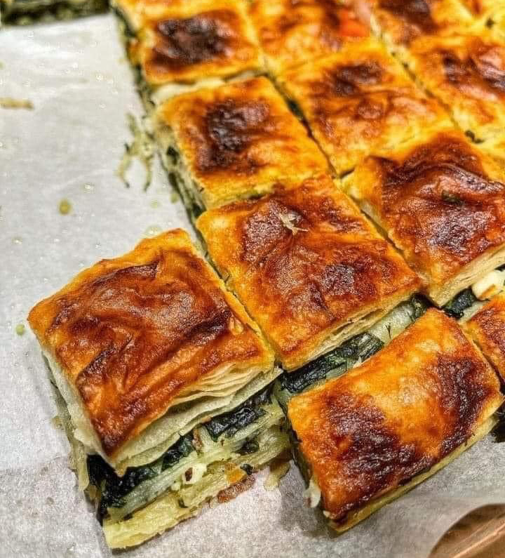 Harika Lezzetiyle Ispanaklı Börek Tarifi - 4