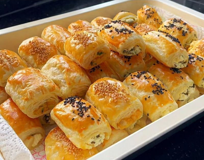 Milföy Hamurundan Peynirli Patatesli Börek Tarifi - 1