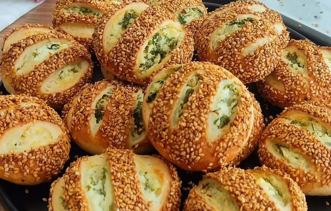 10 Dakikada Mayasız Çıtır Simit Poğaça Tarifi - 3