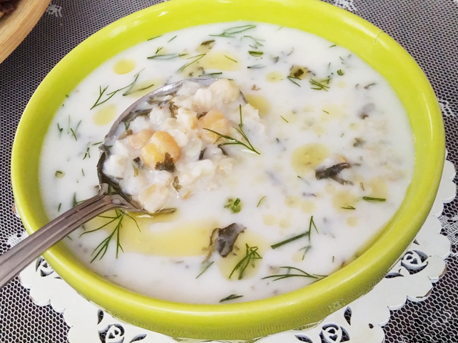 Yaz Aylarının Değişmeyen Lezzeti Dereotlu Soğuk Ayran Çorbası Tarifi - 4