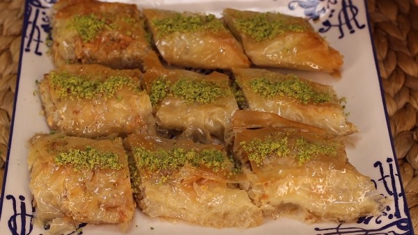 Baklava Yufkasından Cevizli Baklava - 4