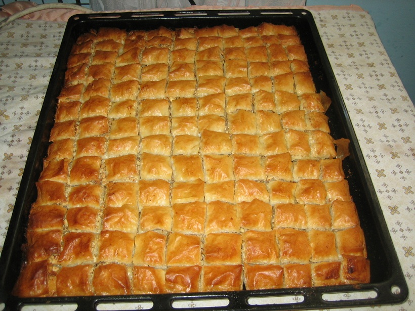 Baklava Yufkasından Cevizli Baklava - 7