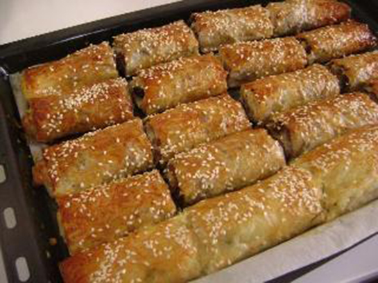 Baklava Yufkasından Kıymalı Çıtır Börek Tarifi - 6