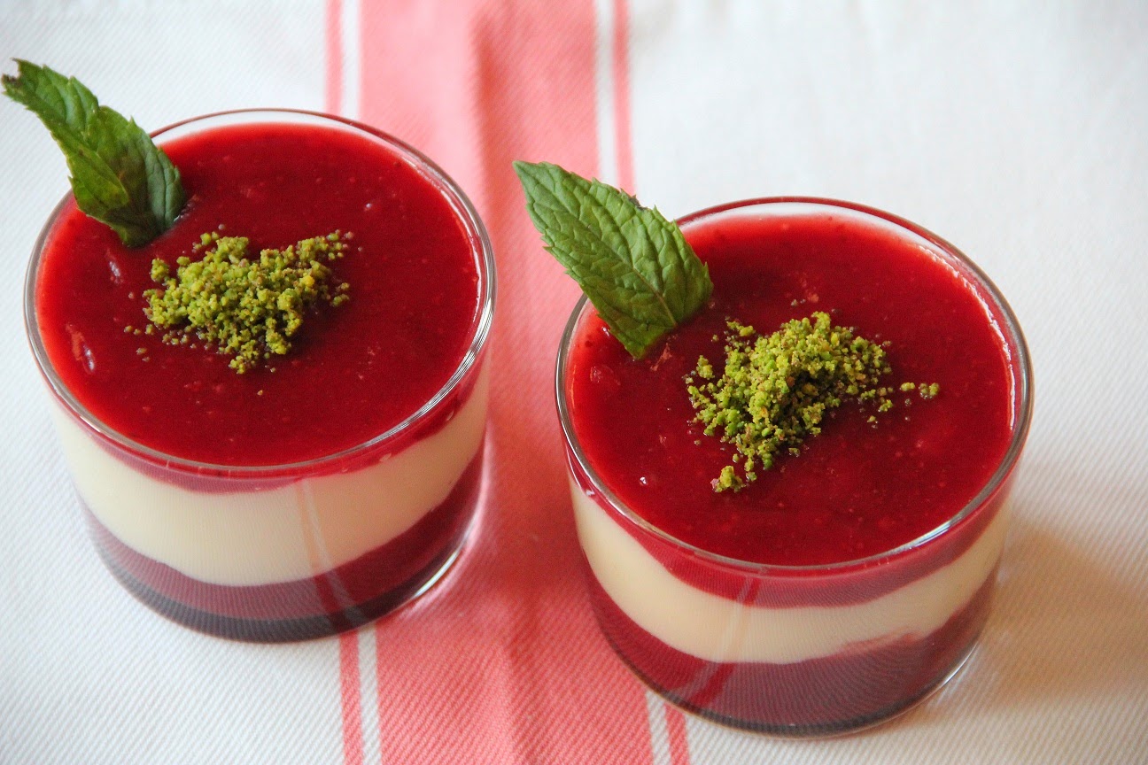 Çilek Soslu Puding Tarifi - 7