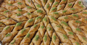 Tam Ölçülü Baklava Tarifi