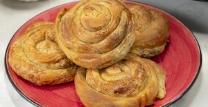 El Açması Ispanaklı Börek Tarifi