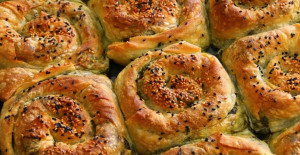 Annemin Ispanaklı Börek Tarifi