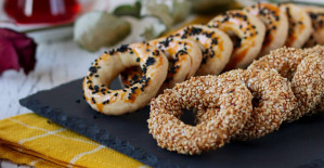 Susamlı ve Çörek Otlu Kandil Simidi Tarifi