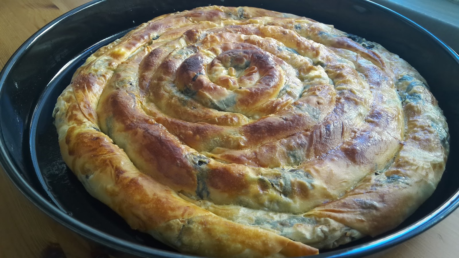 El Açması Ispanaklı Börek Tarifi - 7