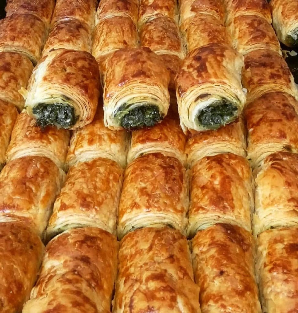 El Açması Ispanaklı Börek Tarifi - 6