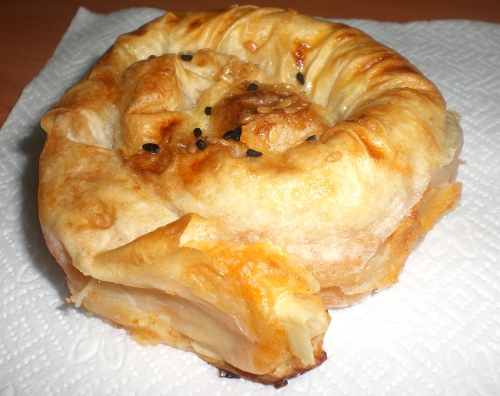 El Açması Peynirli Börek Tarifi - 6