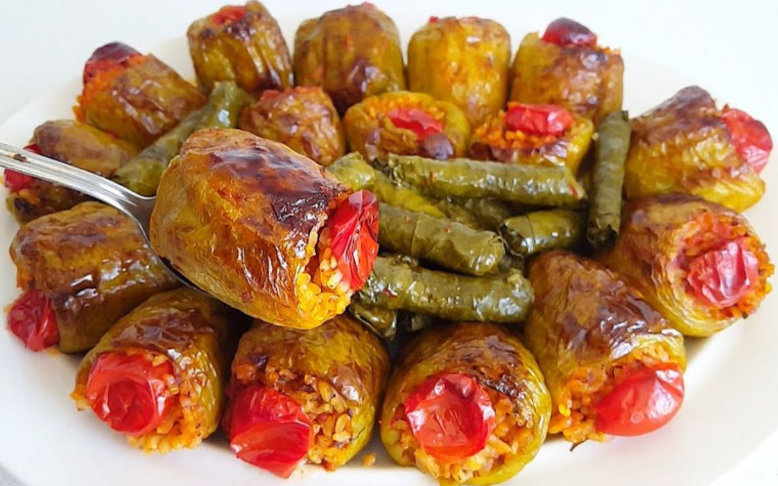 Fırında Lezzeti Bol Biber ve Sarma Dolma Tarifi - 3