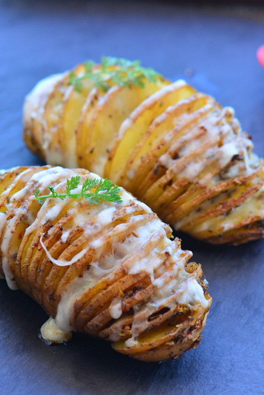 Fırında Kaşarlı Baharatlı Yelpaze Patates Tarifi - 6