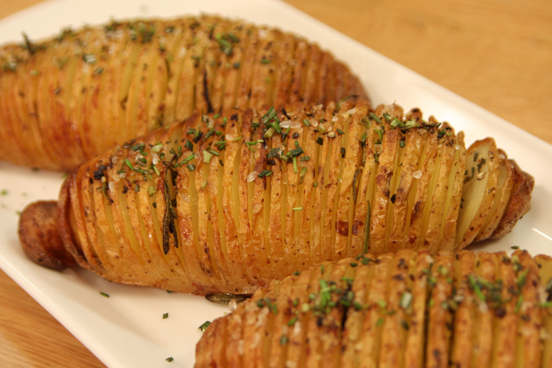 Fırında Kaşarlı Baharatlı Yelpaze Patates Tarifi - 7