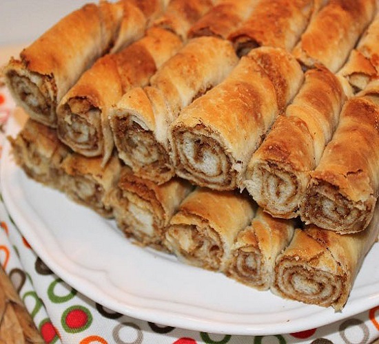 Haşhaş Ezmeli Cevizli Börek Tarifi - 7