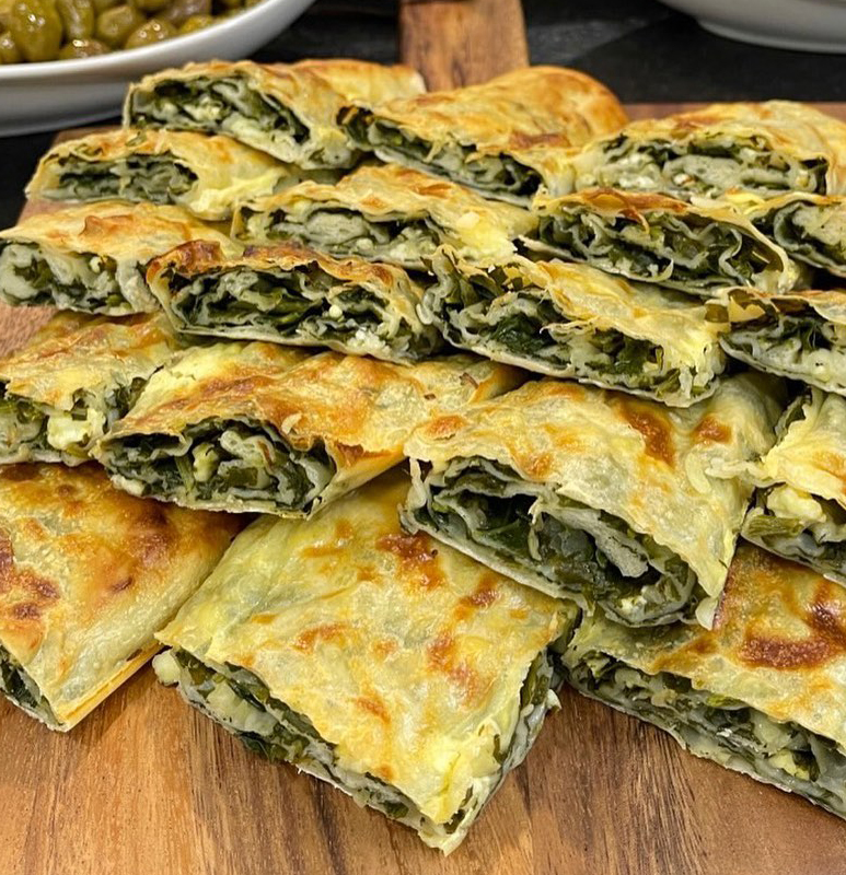 Annemin El Açması Ispanaklı Börek Tarifi - 3