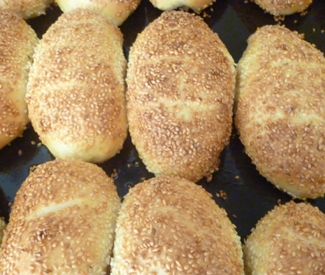 Kaşarlı Sucuklu Simit Poğaça Tarifi - 7