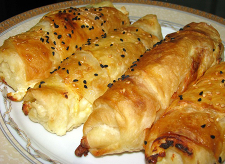 Kıymalı Banyolu Börek Tarifi - 7