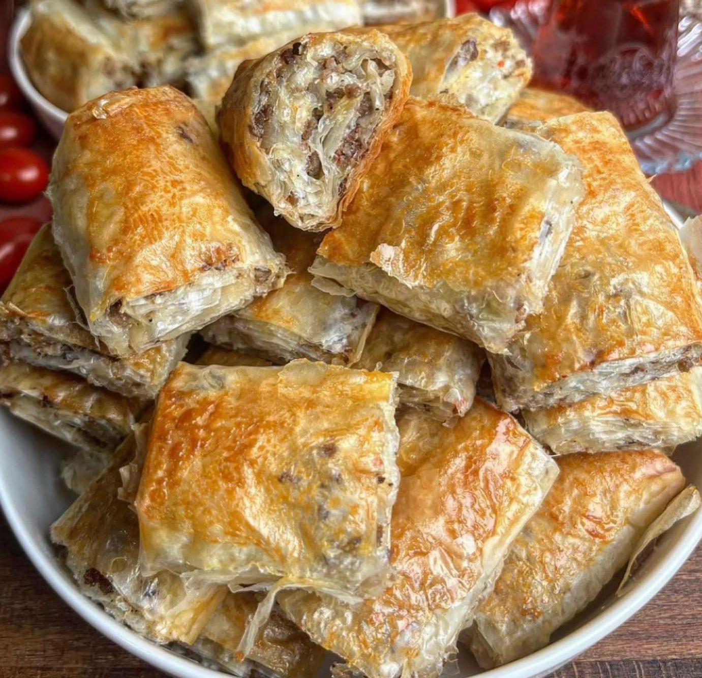 Baklavalık Yufkadan Kıymalı Çıtır Börek Tarifi - 2