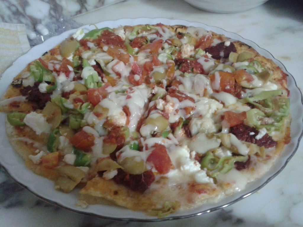 Lavaş ile Pratik Pizza Tarifi - 4