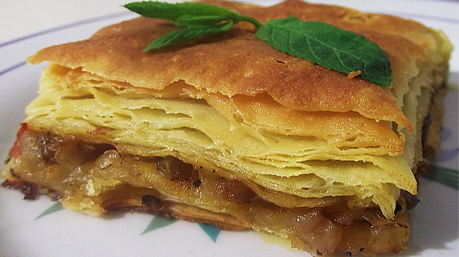 Maden Sulu Patlıcanlı Börek Tarifi - 6