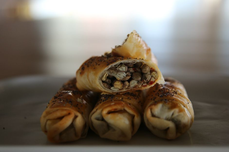 Yeşil Mercimekli Börek Tarifi - 2