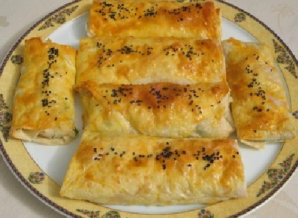 Nişastalı Kıymalı Börek Tarifi - 5