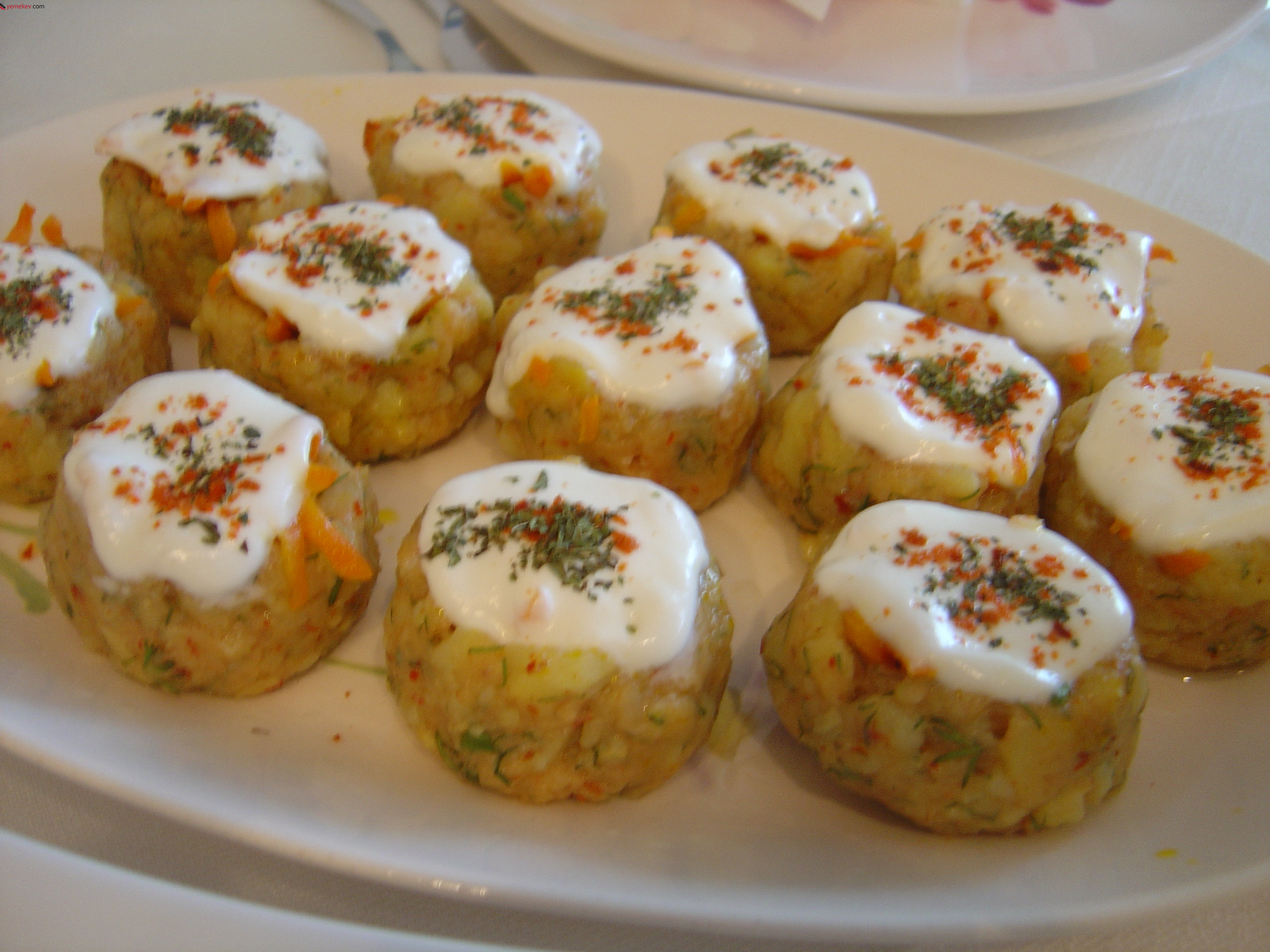 Patates Çanağında Garnitür Salata Tarifi - 6