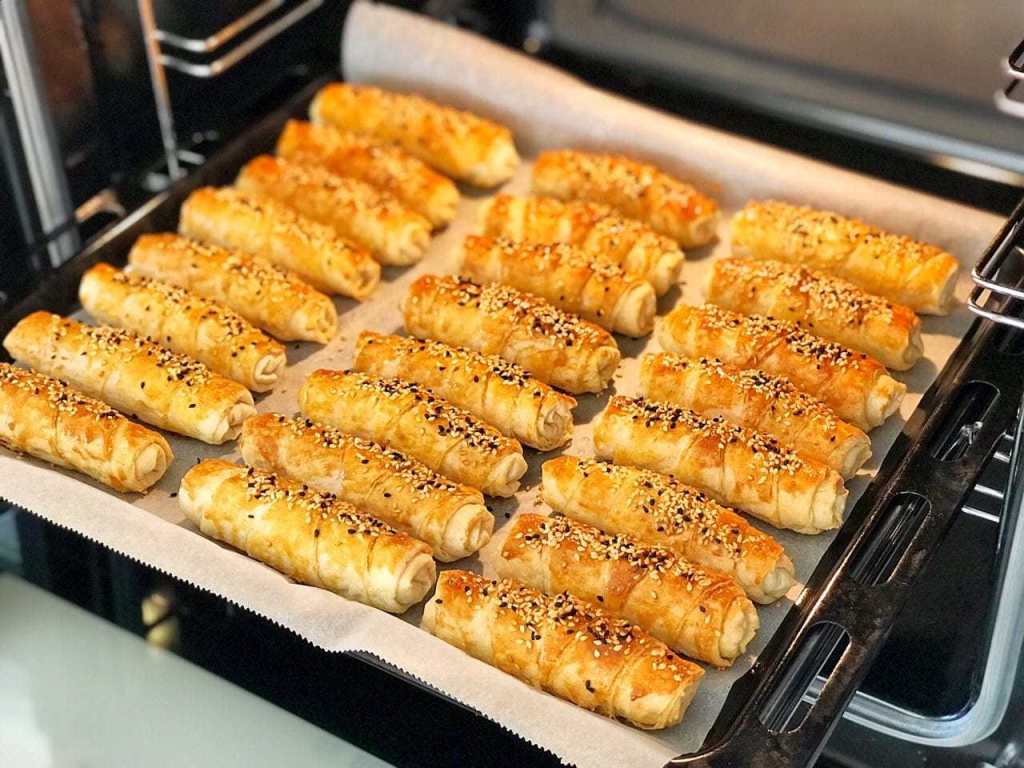 Peynirli Unlu Çıtır Börek Tarifi - 2