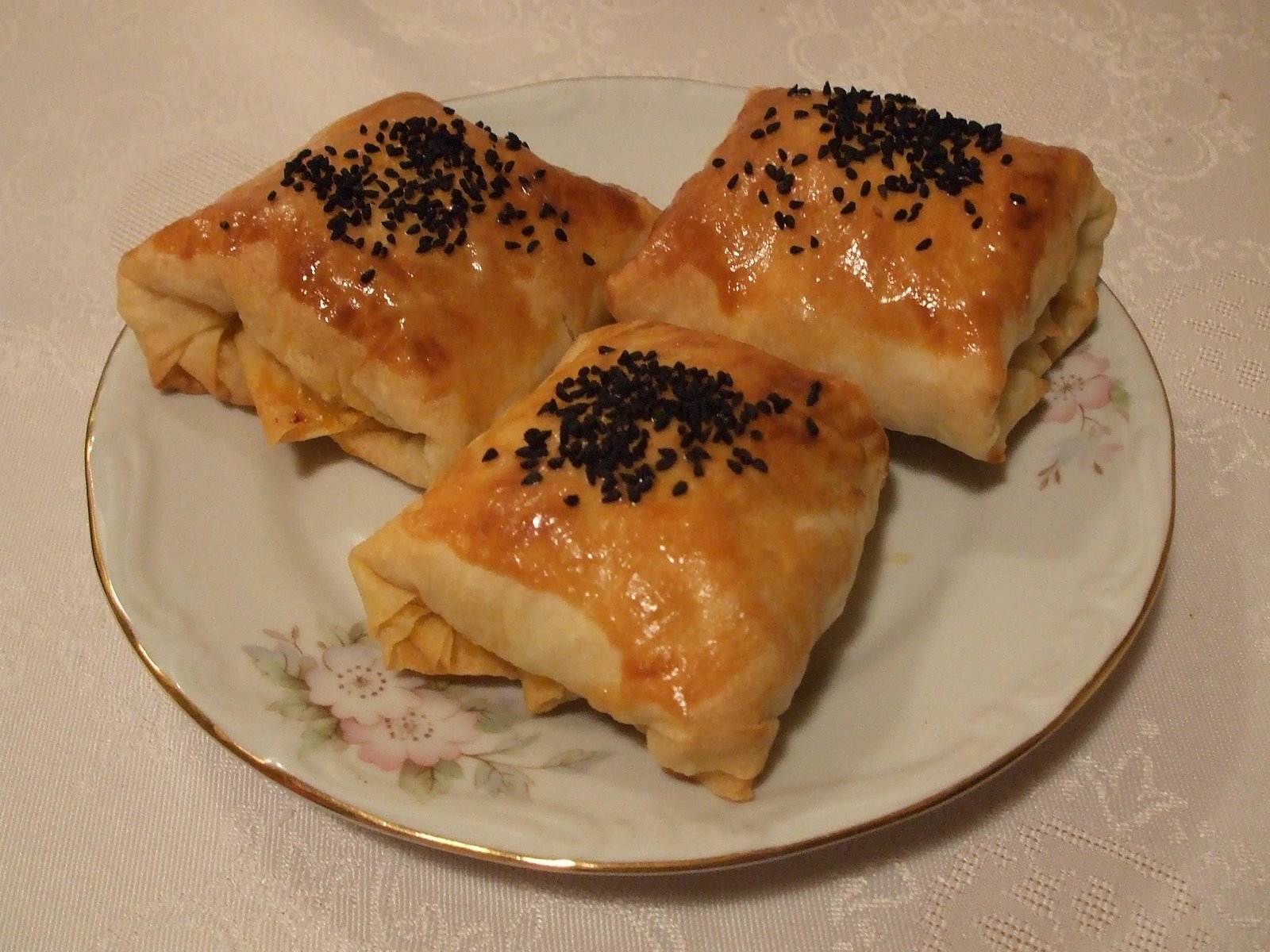 Pırasalı Unlu Bohça Börek Tarifi - 4