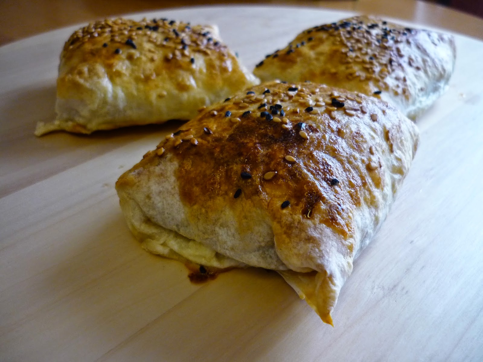 Pırasalı Unlu Bohça Börek Tarifi - 5