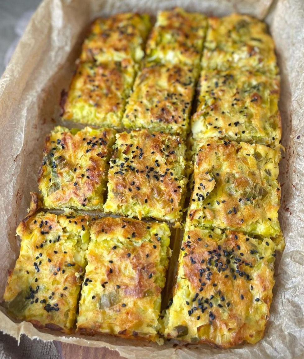 Yufkasız Pırasalı Börek Tarifi - 4