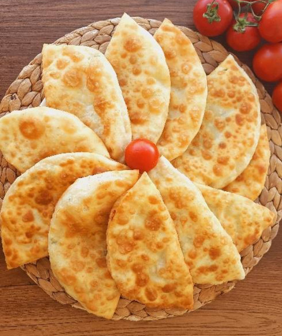 Sadece 1 Bardak Sütle Yağ Çekmeyen Puf Börek Tarifi - 4