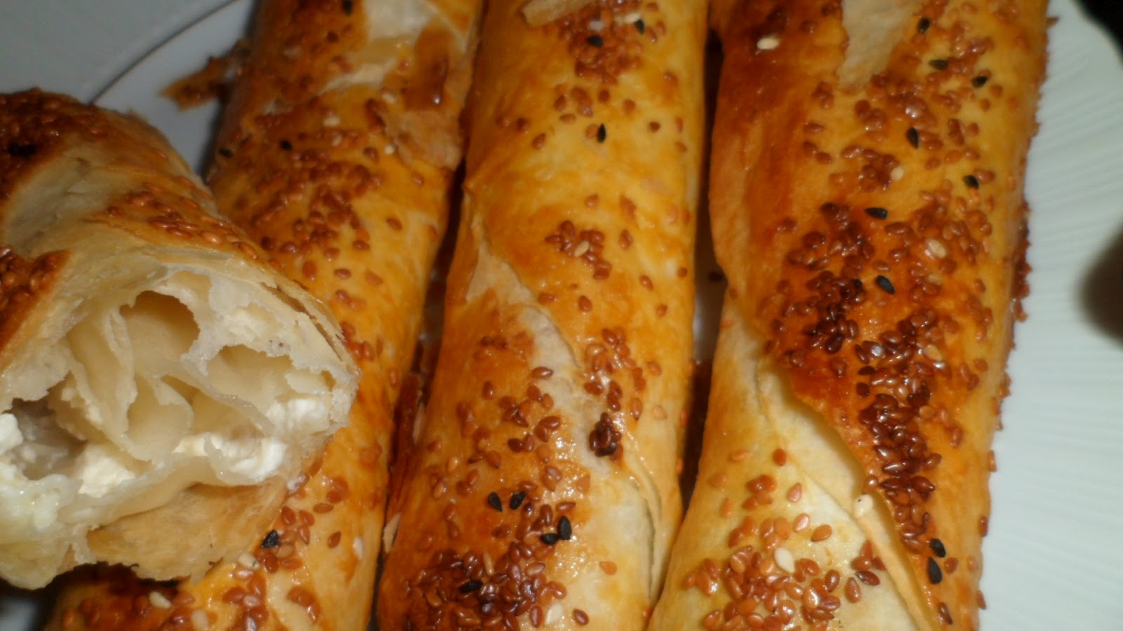 Susamlı Börek Tarifi - 7