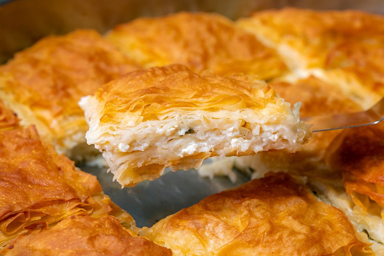 Sütle Pişen Börek Tarifi - 3