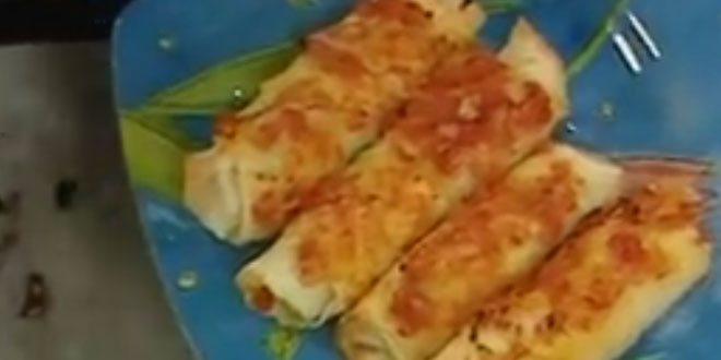 Tavuklu Sebzeli Beşamel Soslu Börek Tarifi - 5