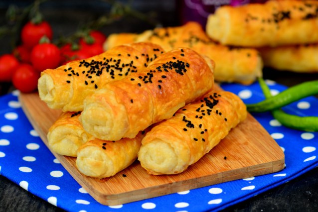 Tereyağlı Nişastalı Çıtır Börek Tarifi - 4