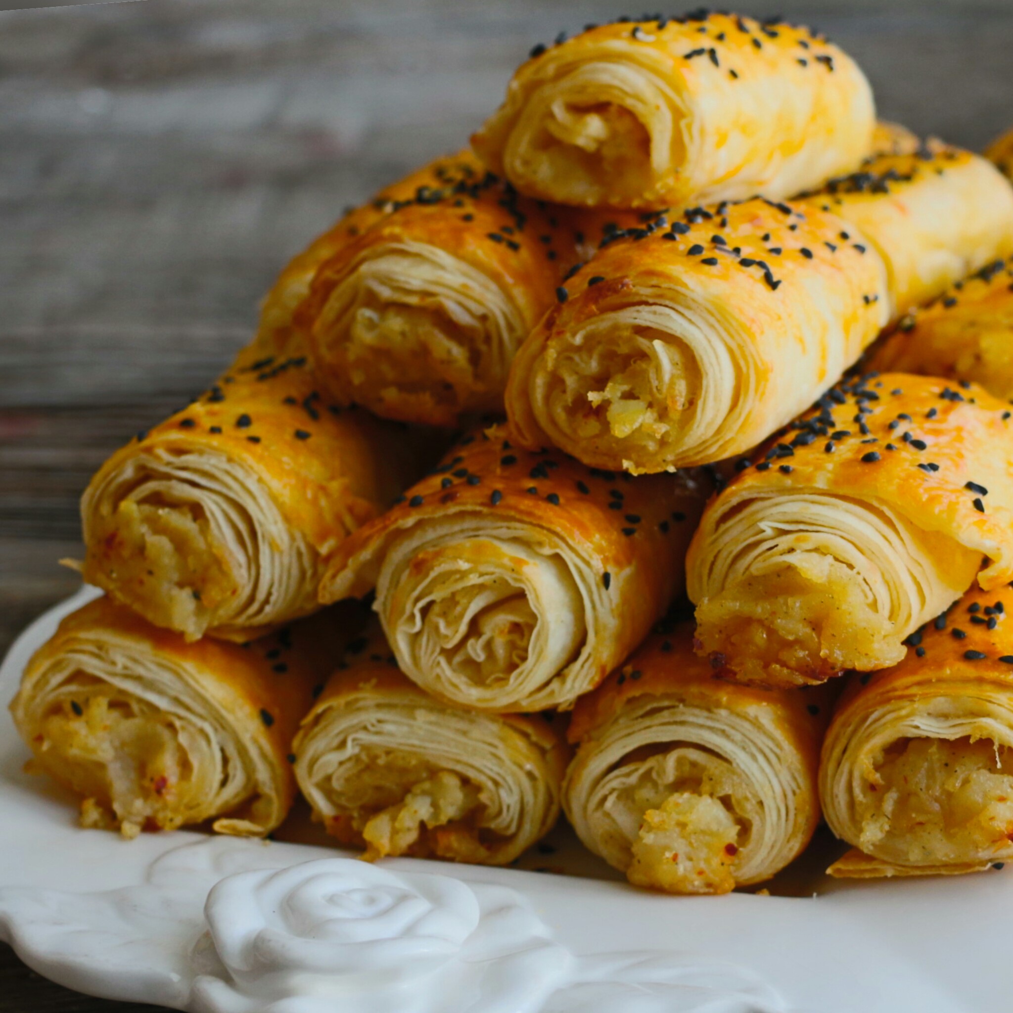 Çıtır Unlu Börek Tarifi - 7