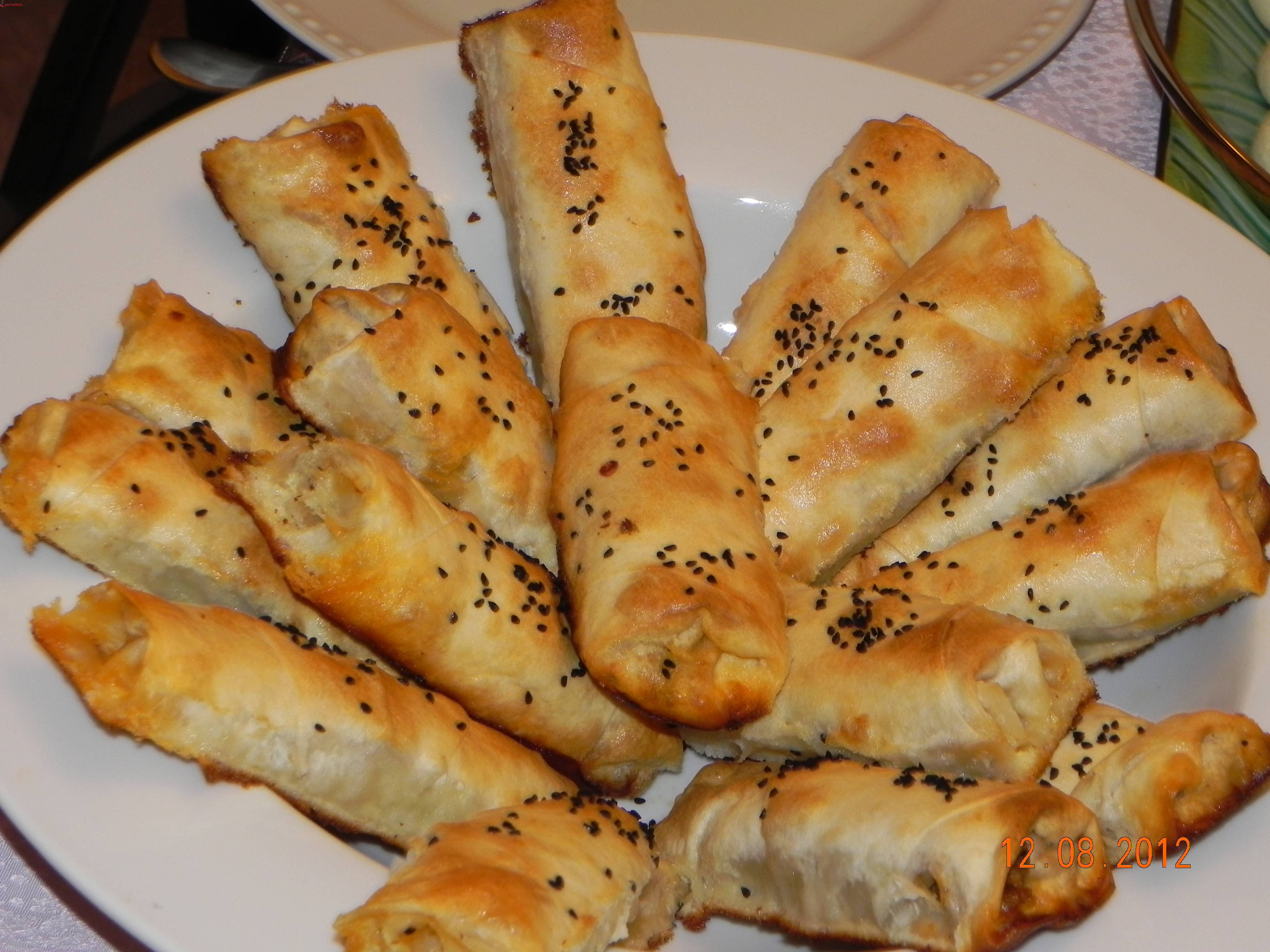 Mercimekli Börek Tarifi - 7