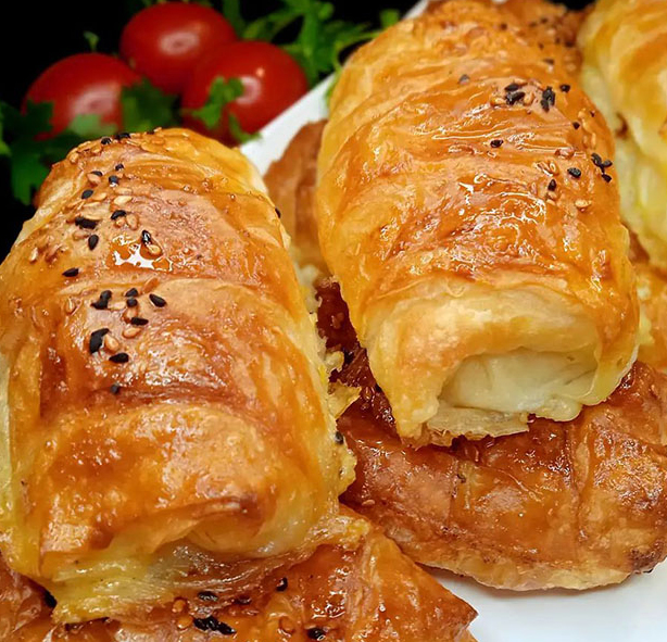 Çıtır Çıtır Sodalı Katmer Börek Tarifi - 3