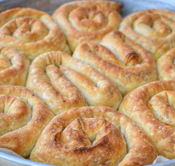 Hazır Yufkayla El Açması Tadında Börek Tarifi - 3