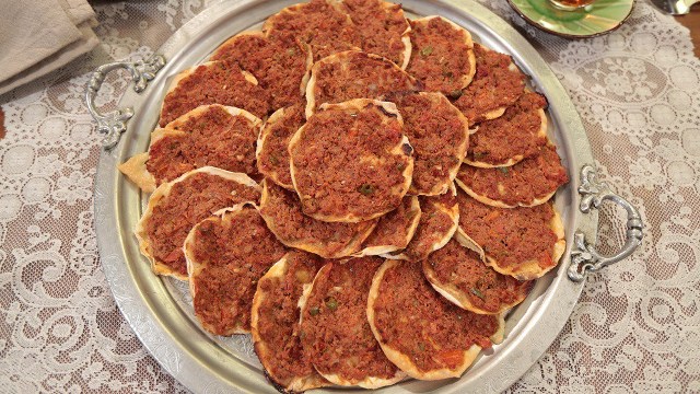 Yufkada Fındık Lahmacun Tarifi - 4