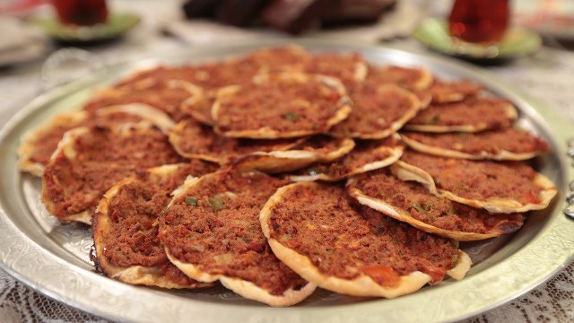 Yufkada Fındık Lahmacun Tarifi - 3