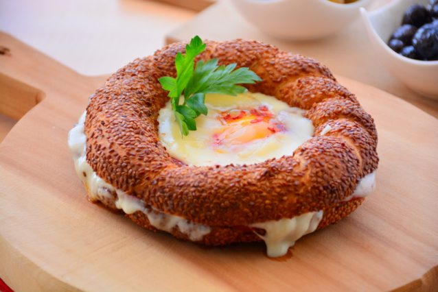 Yumurtalı Kaşarlı Simit Tava Tarifi - 5